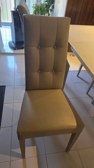 Mesa cristal y metal con 4 sillas