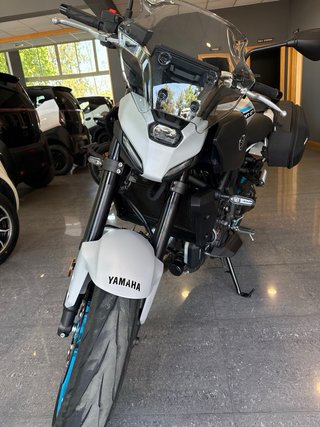 Yamaha MT-07 Naked Azul/Gris