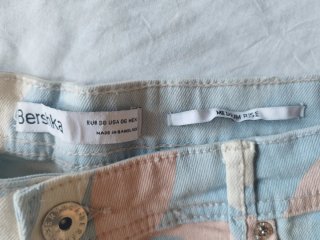 Pantalón corto Bershka estampado