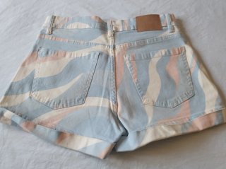 Pantalón corto Bershka estampado