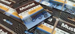 ANZUELOS X19 N°8 MUSTAD LIMERICK CLASSIC.