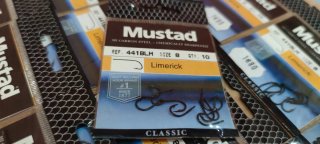 ANZUELOS X19 N°8 MUSTAD LIMERICK CLASSIC.