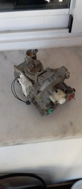 Cuerpo de gas Junkers WR11-2 B31 S2805