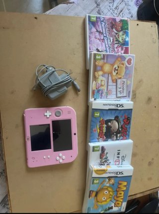 Nintendo 2DS Rosa + 5 Juegos