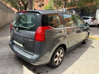 Peugeot 5008 2012