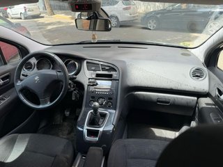Peugeot 5008 2012