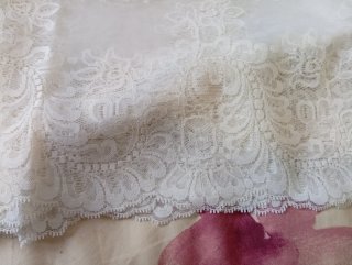 Mantilla de encaje blanca