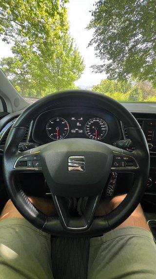 SEAT León 1.6 TDI 105 CV Acabado Style con Kit FR