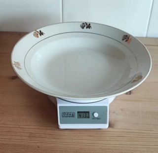 Plato elegante de San Claudio porcelana