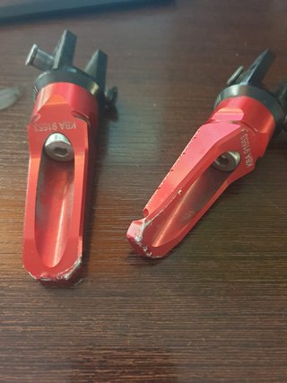 Estriberas Puig Rojas con Herrajes