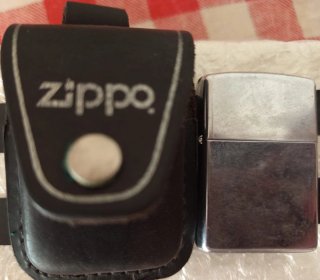 Funda Zippo Negra con Enganche Cinturón