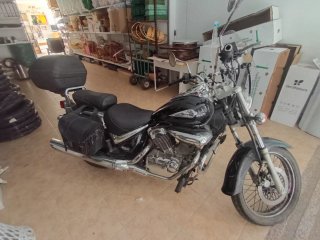 Suzuki Intruder 250 LC Classic Negra