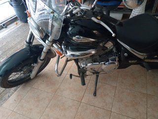 Suzuki Intruder 250 LC Classic Negra