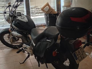 Suzuki Intruder 250 LC Classic Negra