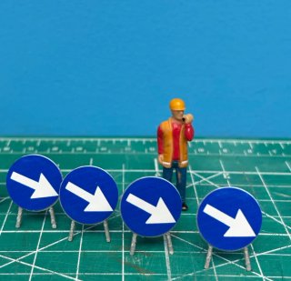 SET 4 Segnali direzionali DX per modellini 1:50
