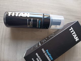 Titan PoreForce Limpiador Facial 150ml