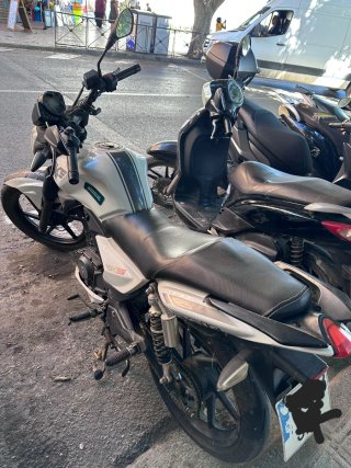 Moto Keeway RKS 125 Blanca y Negra