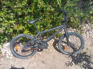 Bicicleta BMX gris