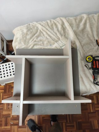 Estantería modular beige y gris