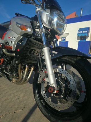 Suzuki GSX-R 600 Naked Roja/Plata