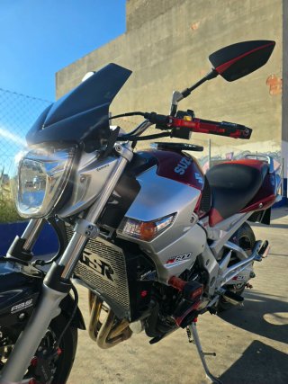 Suzuki GSX-R 600 Naked Roja/Plata