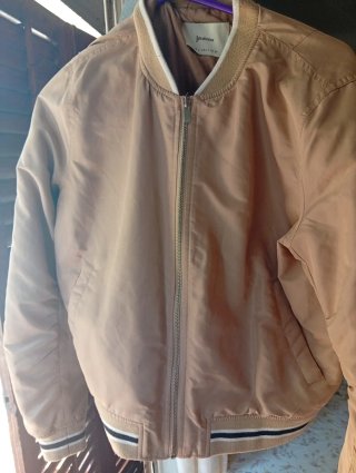 Chaqueta Bomber Stradivarius Beige Talla l