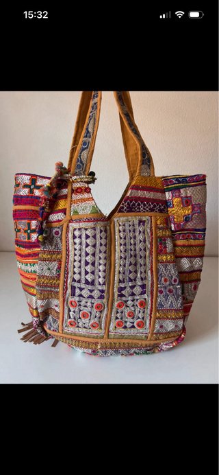 Bolso Banjhara bordado flecos