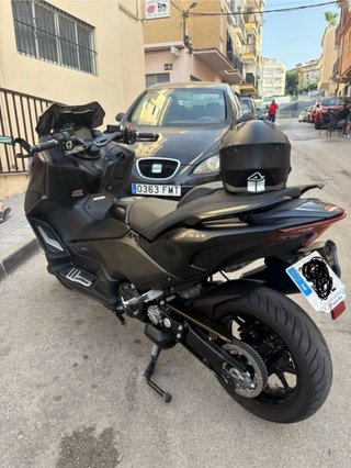 Yamaha TMAX 560 Negra