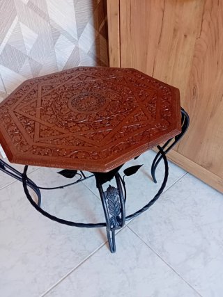 Tavolo da centro esclusivo in legno e ferro