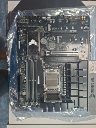 Placa Base ASUS TUF Gaming B650-E WIFI