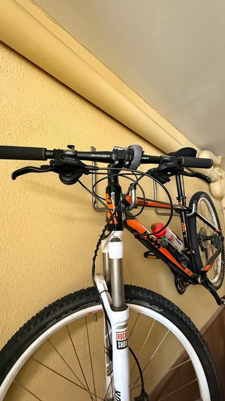 Bicicleta KTM de montaña