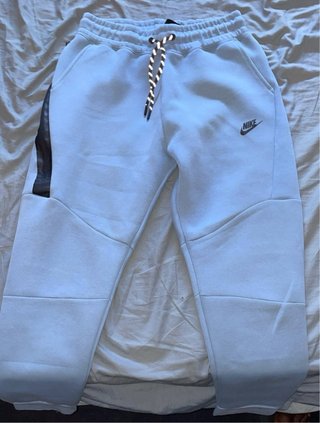 2 Pantalones Nike Tech Fleece Azul y Rojo