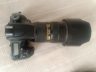 Cámara Nikon y 3 objetivos