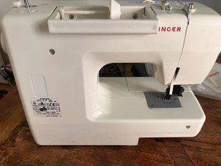 Máquina de coser Singer Edition 1120E