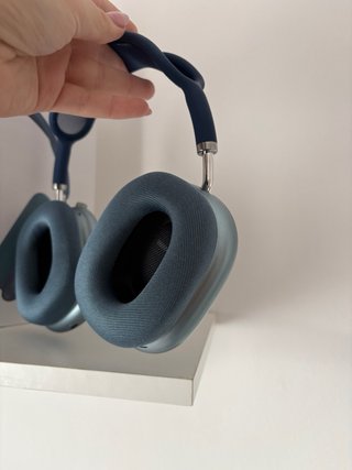 Airpods Max Azul + Soporte Cascos