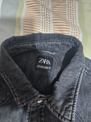 Chaqueta vaquera negra Zara