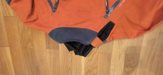 Anorak de kayak naranja