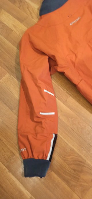 Anorak de kayak naranja