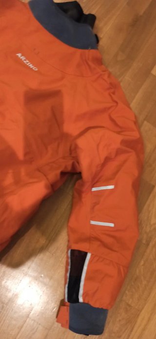 Anorak de kayak naranja