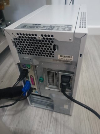 Computer con programmi di ricamo Wilcom e BITS & Vols