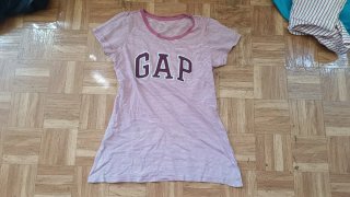 Camiseta Gap Rayas Rosas y Blancas