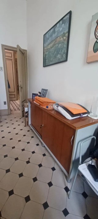 Mesa de despacho de madera