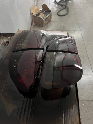 Pilotos Seat León Ahumados