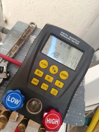 Carga de gas coche e instalación split