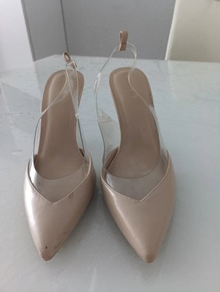 Zapatos de tacón beige talla 39