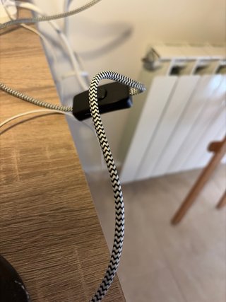 Lámpara de mesa diseño bombilla