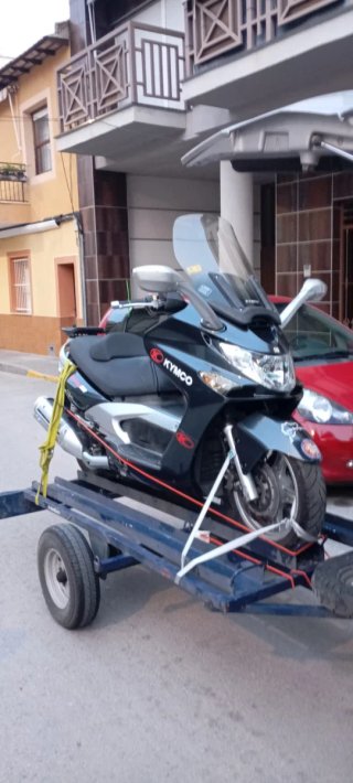 Kymco Maxi Scooter Negra/Gris