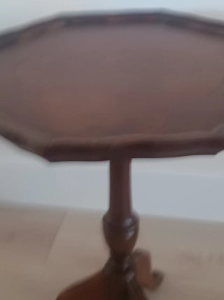 Mesita auxiliar de madera