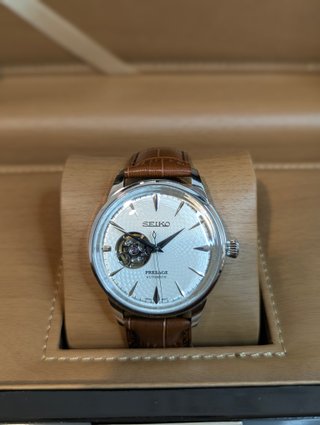 Reloj Seiko Mod Presage Open Heart Blanco Marrón