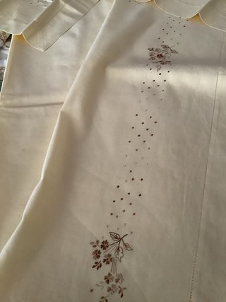 Lenzuola vintage ricamate a mano